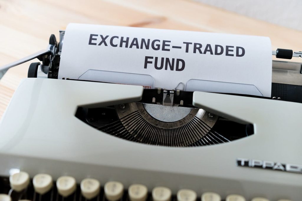 SEC Delays Decision on Grayscale Spot Bitcoin ETF, Requests Public Comment