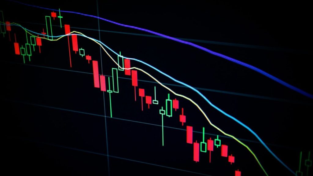 Bitcoin Falls Below 27k, Crypto Market Panics