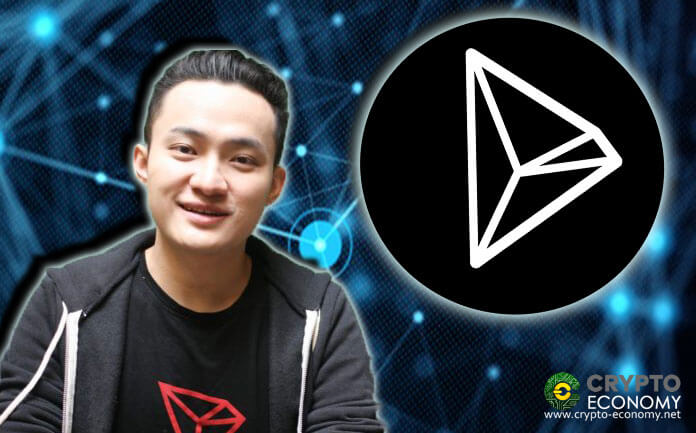 Tron logra empujar su TRX al décimo puesto brevemente mientras su comunidad espera un gran anuncio