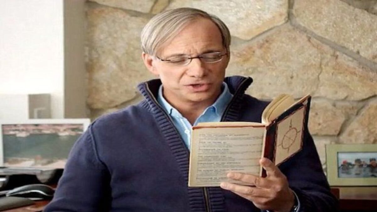 Ray Dalio de Bridgewater Associates Dice que el Dinero en Efectivo Sigue Siendo Basura