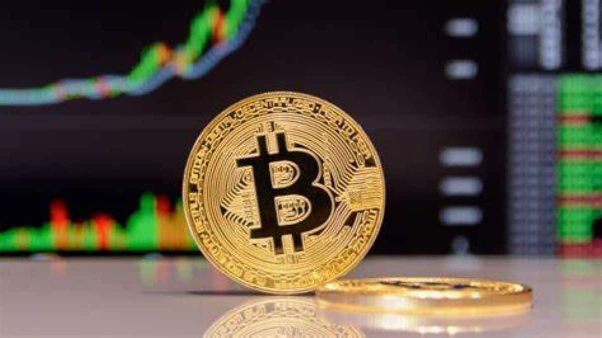 Bitcoin (BTC) dentro de una cuña alcista, consolidándose en una zona de 30k$.