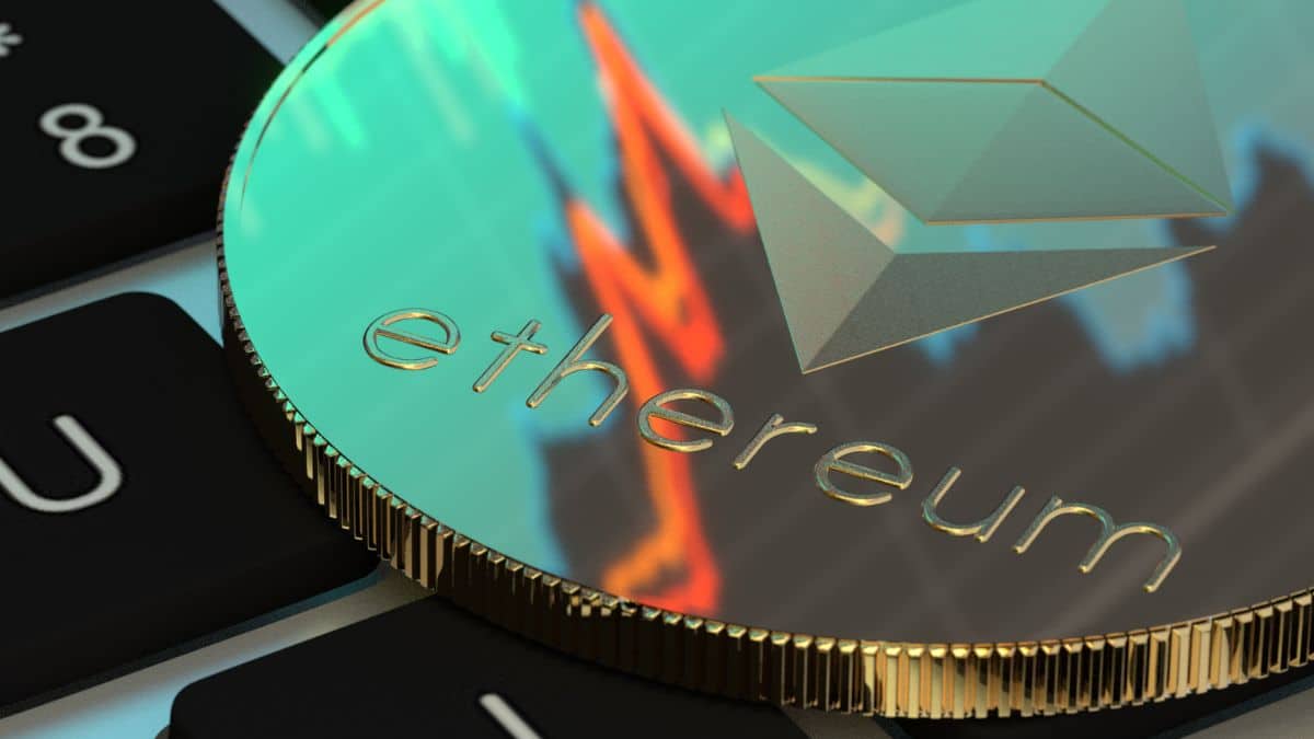 Ethereum se Recupera pero Sigue en una Formación de Ruptura Bajista