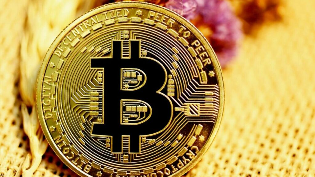 Bitcoin (BTC) cae por debajo de los 30.000 dólares ante la subida de las tasas de la FED de EE.UU.