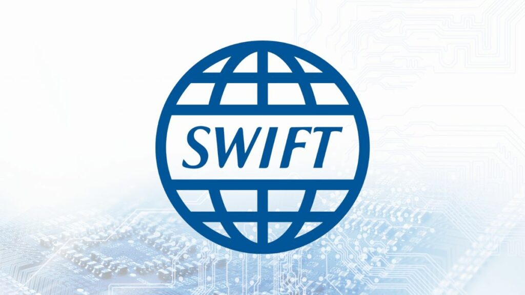 SWIFT y Chainlink Presentan Nuevas Soluciones de Integración de Blockchain para Bancos