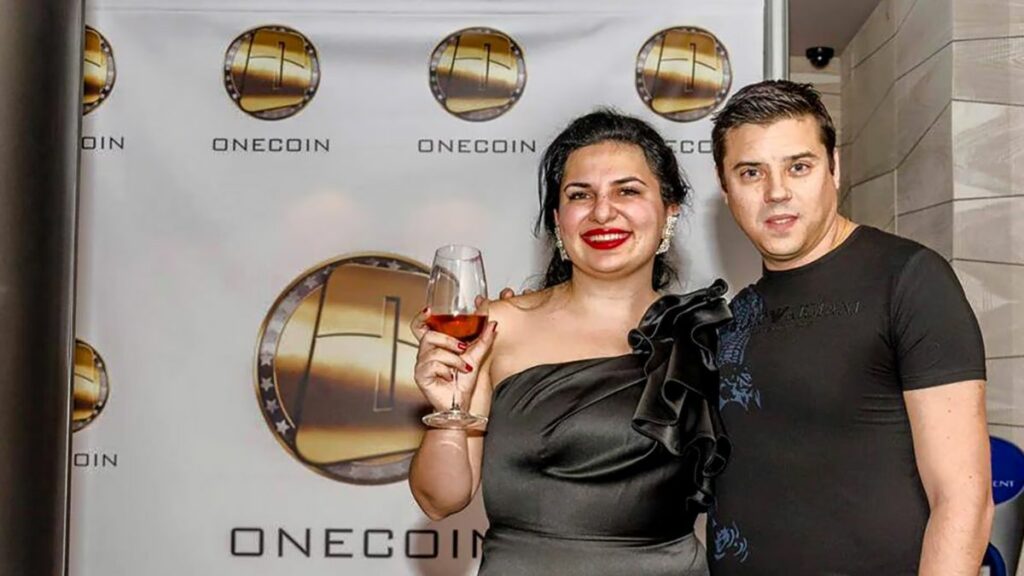 Karl Greenwood, Cofundador de OneCoin, es Condenado a 20 Años de Cárcel