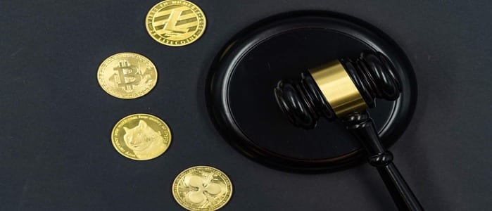 Coinbase CEO Suggests Regulating Centralized Actors but Not DeFi